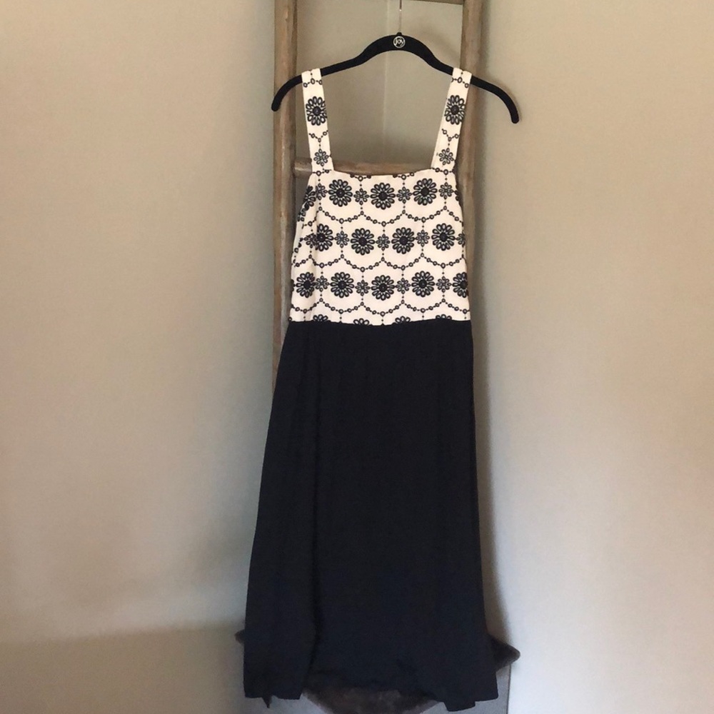 EUC black and white Loft dress, size 10